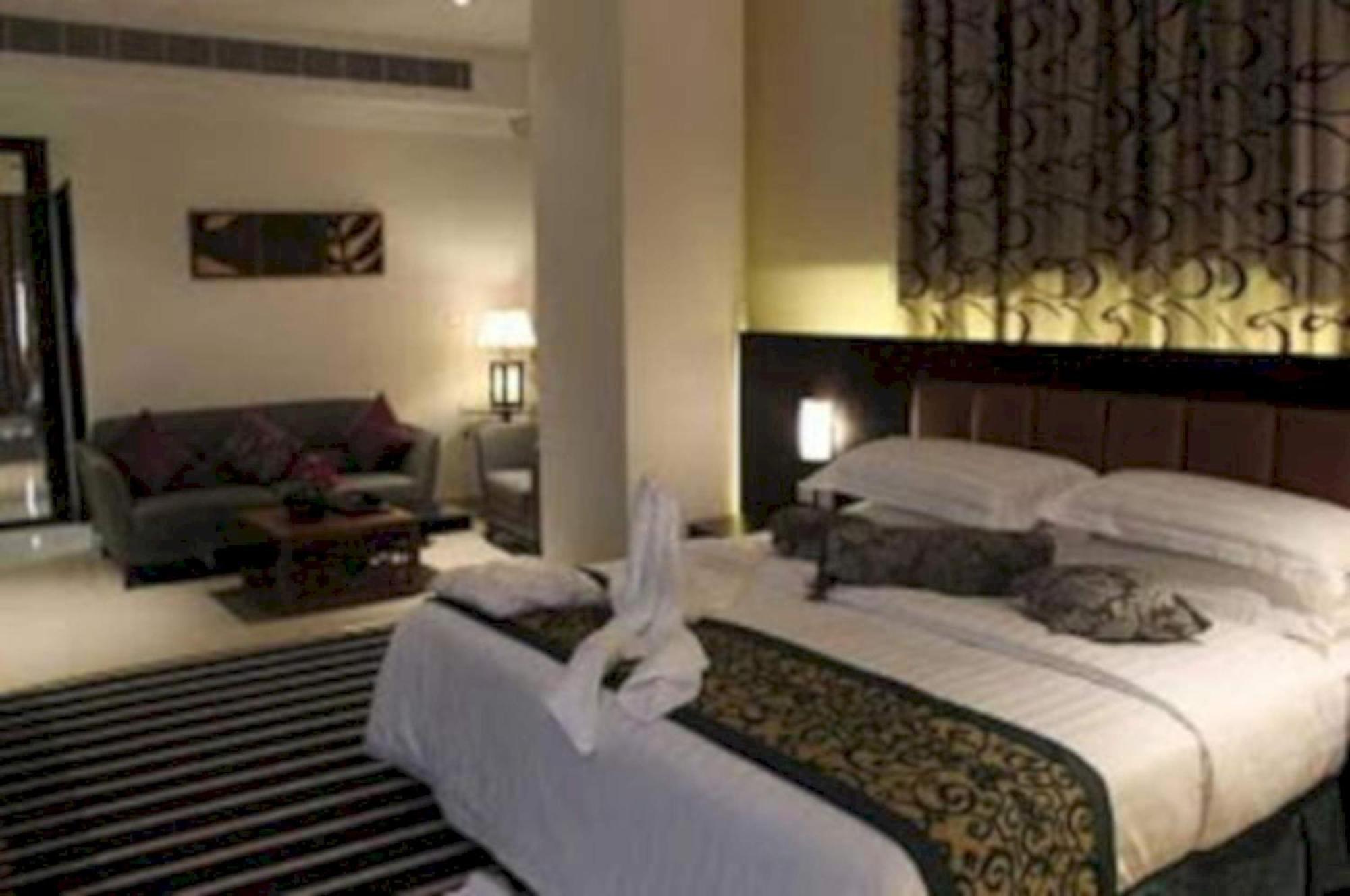 Sunday Millennia Hotel Рияд Екстериор снимка