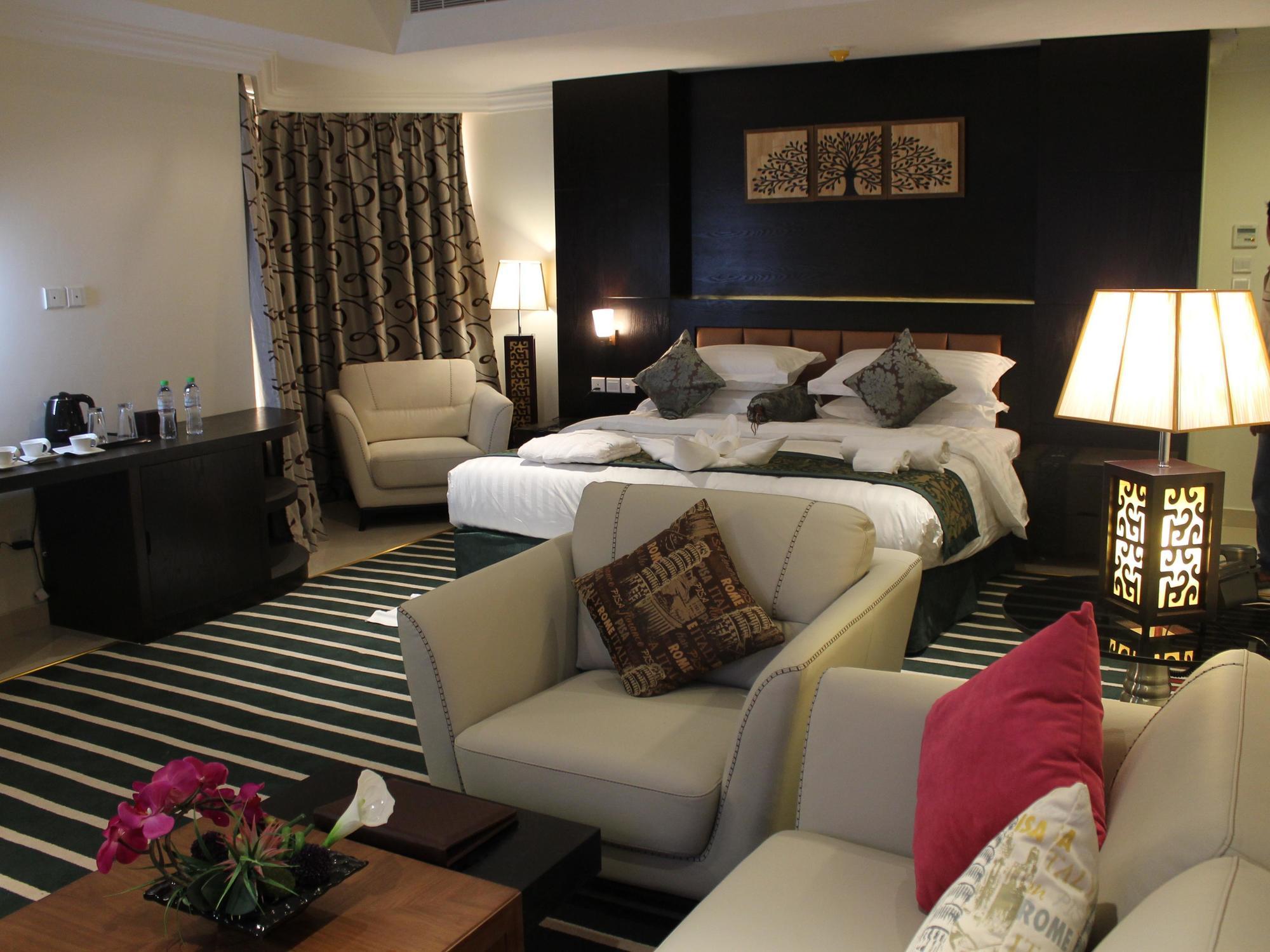 Sunday Millennia Hotel Рияд Екстериор снимка