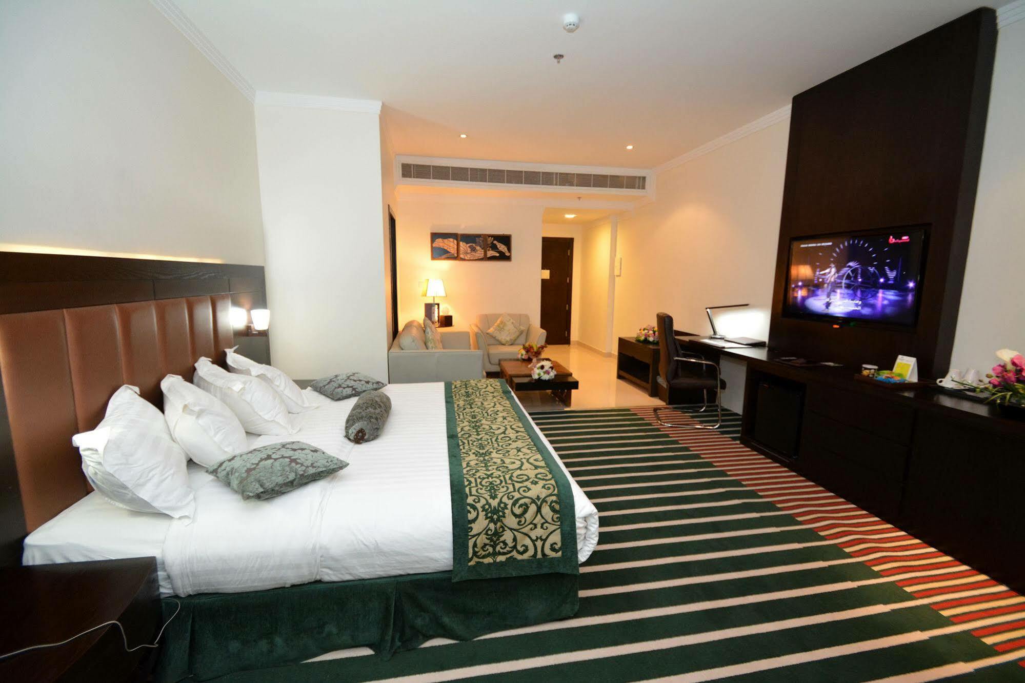 Sunday Millennia Hotel Рияд Екстериор снимка